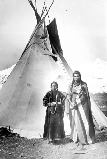 Nez Perce couple, circa 1900